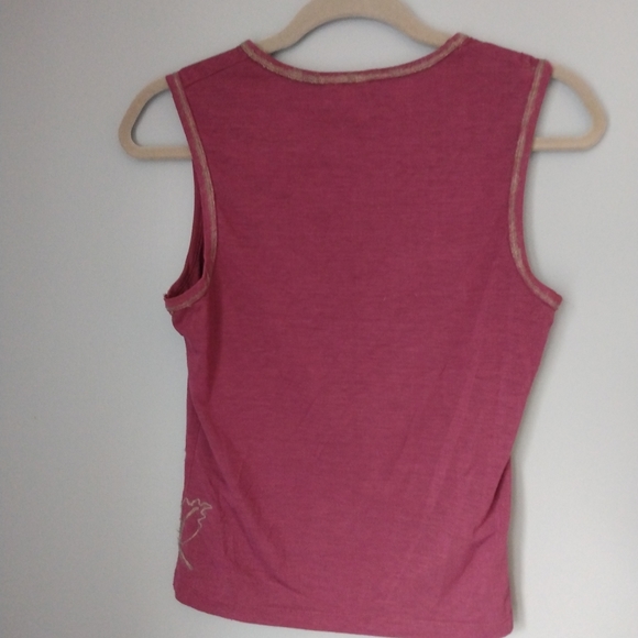 Dark Pink / Plum Color Camisole Sleeveless with Fuzzy (?) Edges Floral Details - Picture 2 of 4